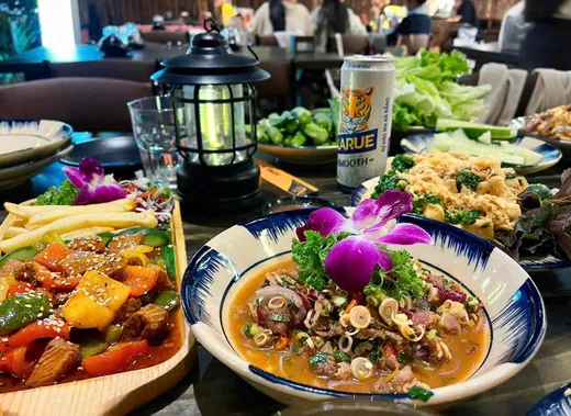 Food at Drink Đi